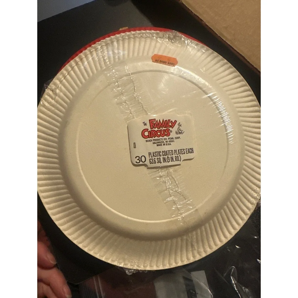 Family Circus Paper Plates 30 Ct Plastic Coated 9